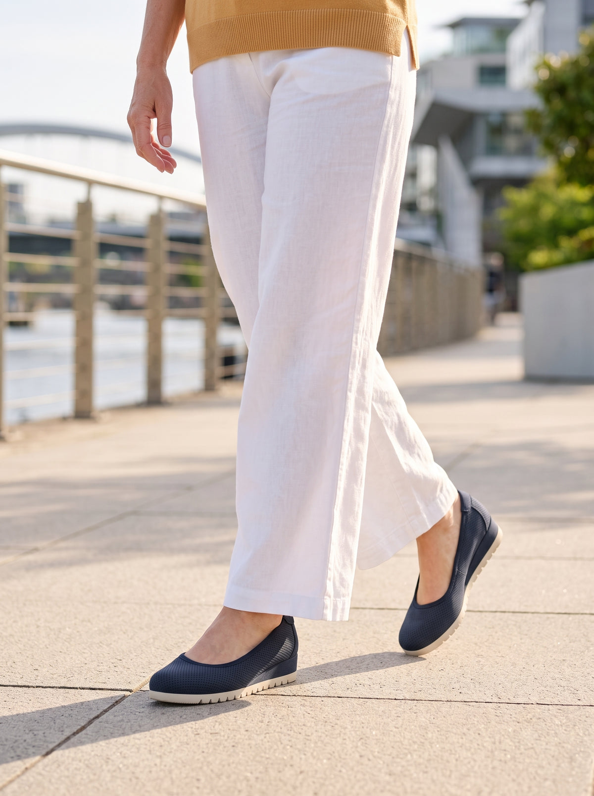 Bettina Navy — Court Shoe