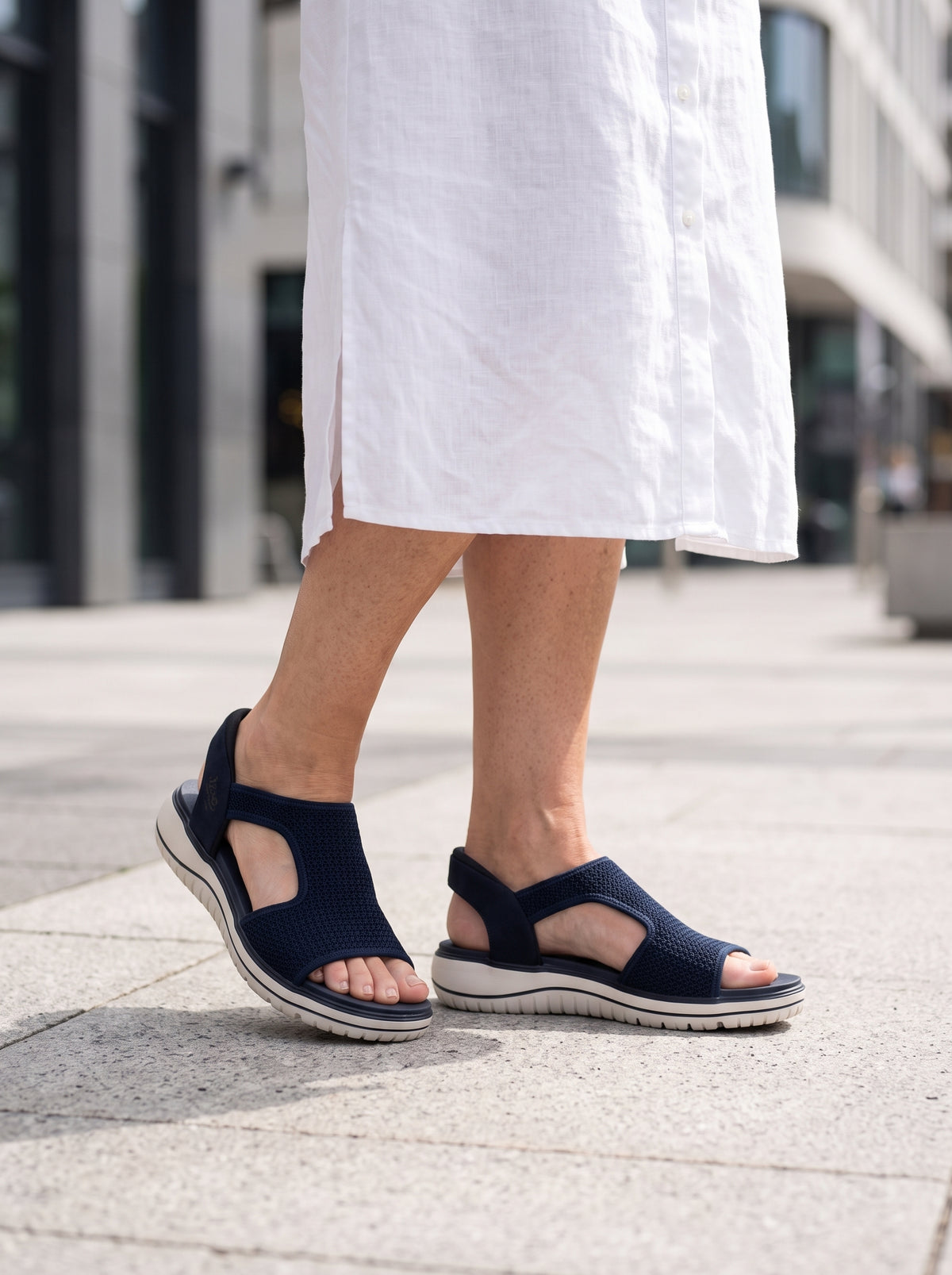 Genevieve Navy — Sandal
