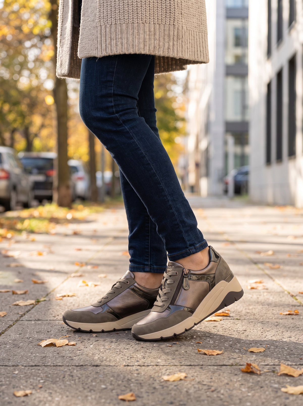 Petra Taupe — Wedge Casual